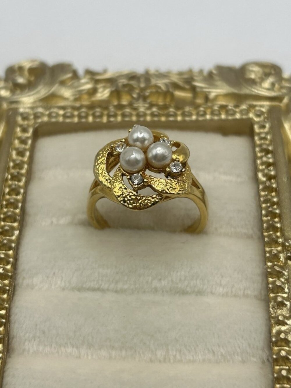 Vintage Cottagecore Faux Pearl Rhinestone Gold Tone Flower Ring Size 7 Romantic - Picture 7 of 16